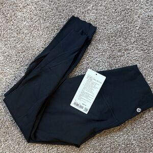 Authentic Lululemon Wunder Under HR Crop 23” Scallop – Black – Size 6 – NWT